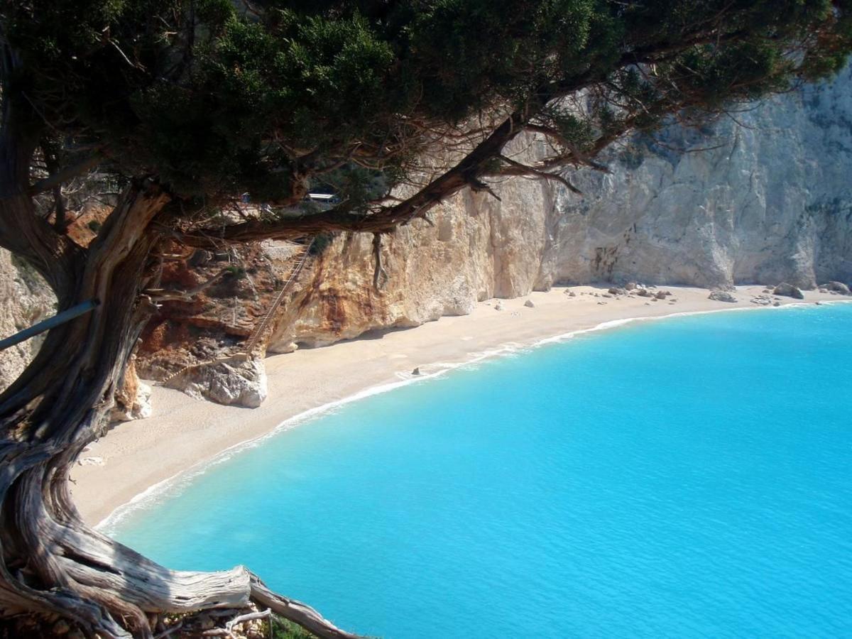 Lily Home_Lefkada ~ Private Country House Kondaraíni エクステリア 写真