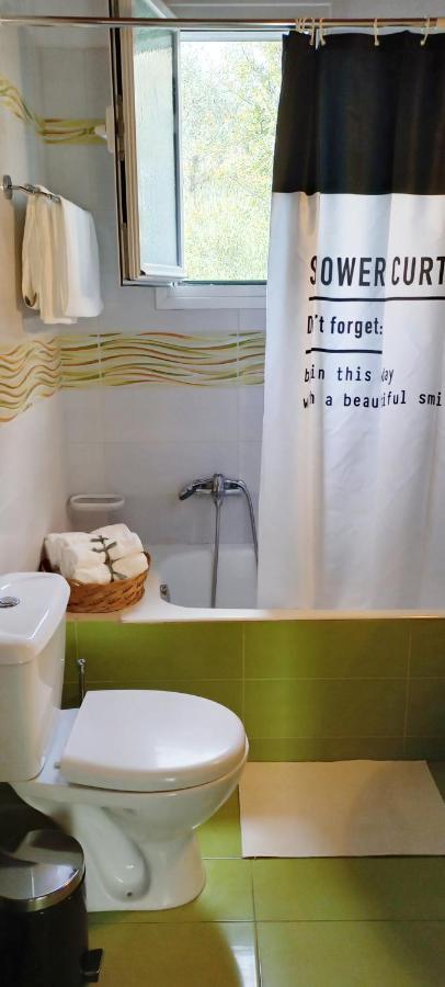 Lily Home_Lefkada ~ Private Country House Kondaraíni エクステリア 写真