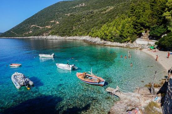 Lily Home_Lefkada ~ Private Country House Kondaraíni エクステリア 写真